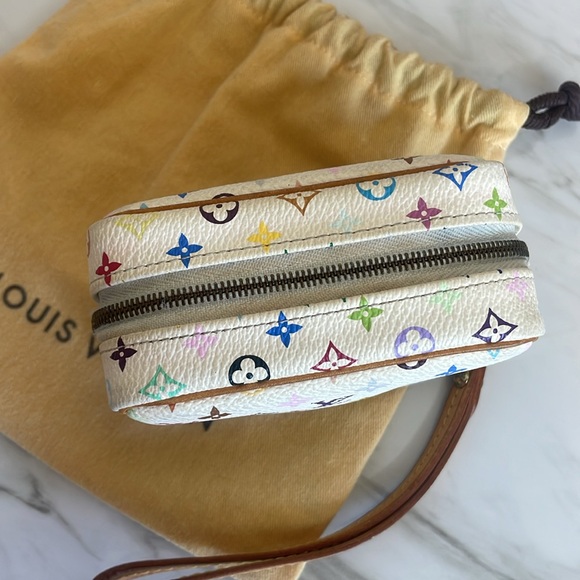 LOUIS VUITTON X MURAKAMI MULTICOLOUR MONOGRAM WAPITY CASE - Picture 2 of 12